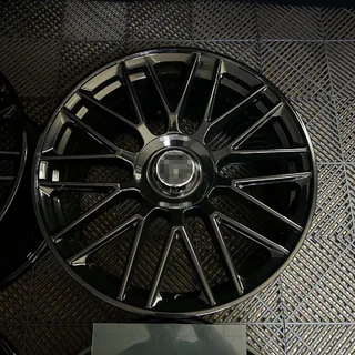 Geschmiedete OEM Felgen R19 (4 Stk) Foto 1