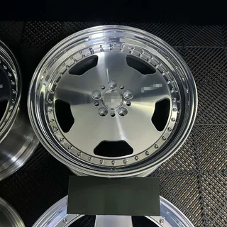 Geschmiedete OEM Felgen R19 (4 Stk)