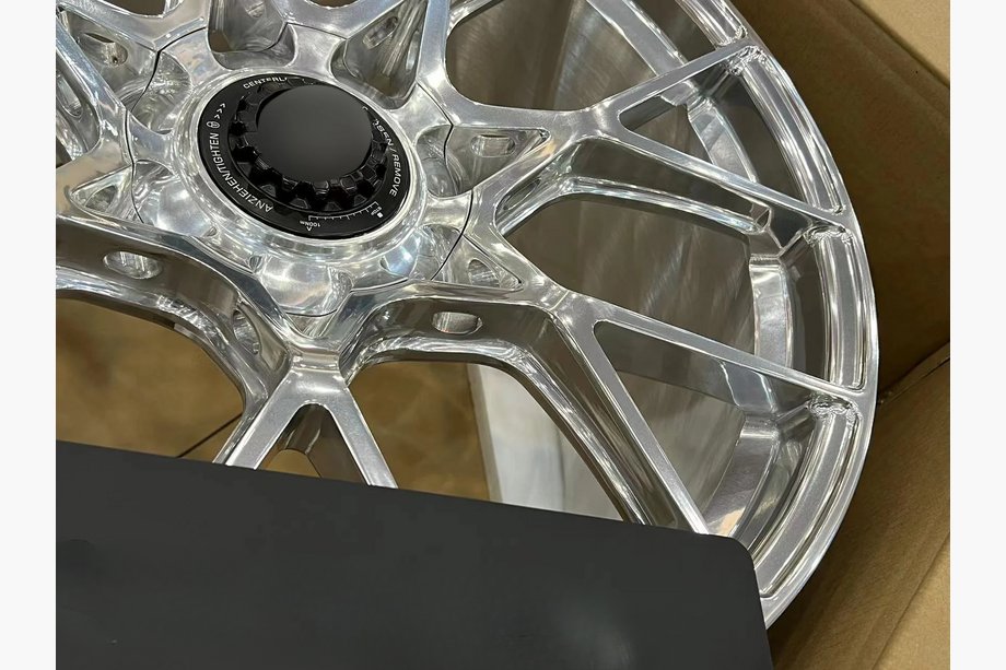 Porsche 911 (992) 2018– Geschmiedete OEM Felgen R20 R21 V16 (4 Stk) Foto 6