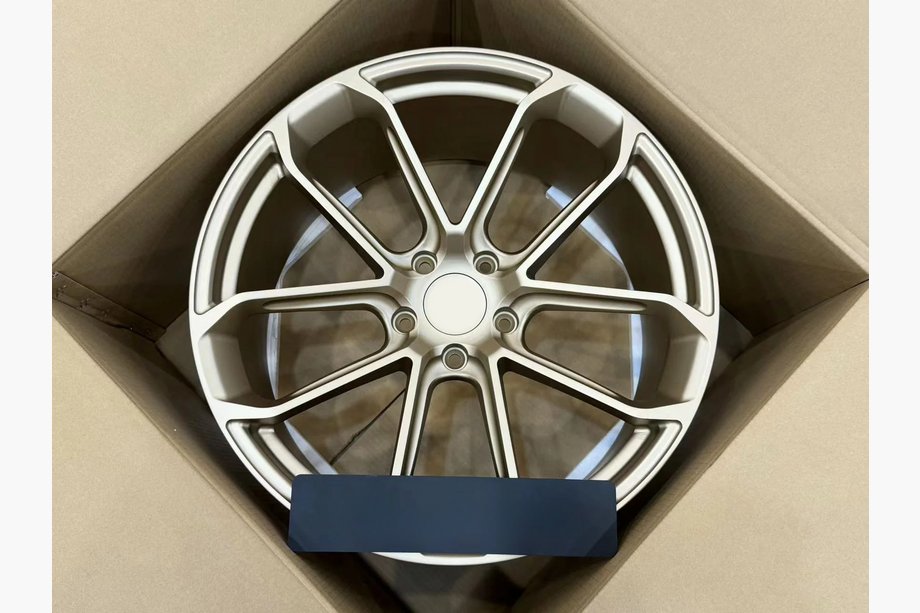 Porsche Cayenne 2018- Geschmiedete OEM Felgen R22 V4 (4 Stk) Foto 1