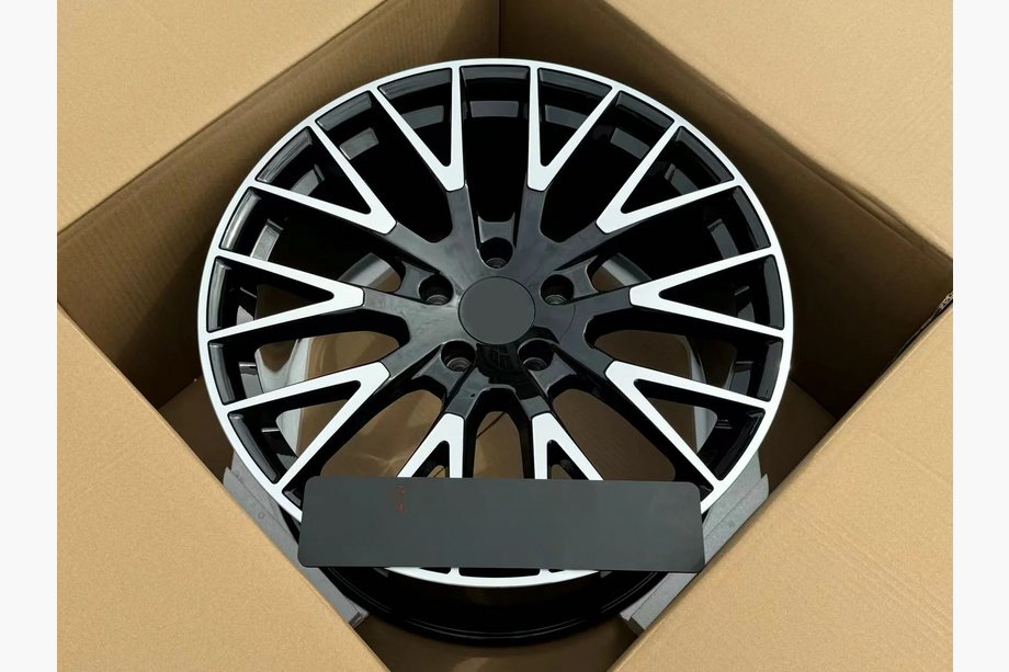 Porsche Panamera 2023– Geschmiedete OEM R21 V2 Felgen (4 Stk) Foto 3
