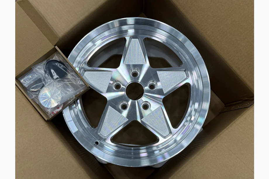 Chevrolet Corvette C4 1983–1996 Geschmiedete OEM Felgen R17 (4 Stk) Image