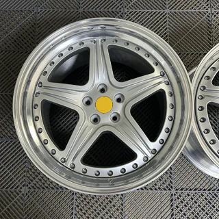 Geschmiedete OEM Felgen R20 R21 (4 Stk)