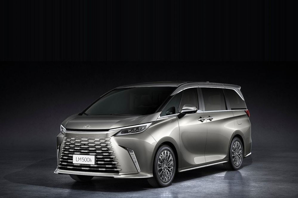 Lexus LM der zweiten Generation im Test: Das Nonplusultra an VIP-Komfort Foto 1