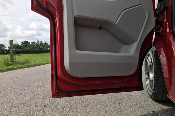 Zusatz-Türdichtungen fürs Auto: Komfort und Ruhe Foto 1