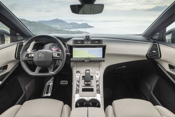 DS 7: Premium französischer Crossover mit Fokus auf Eleganz Foto 6
