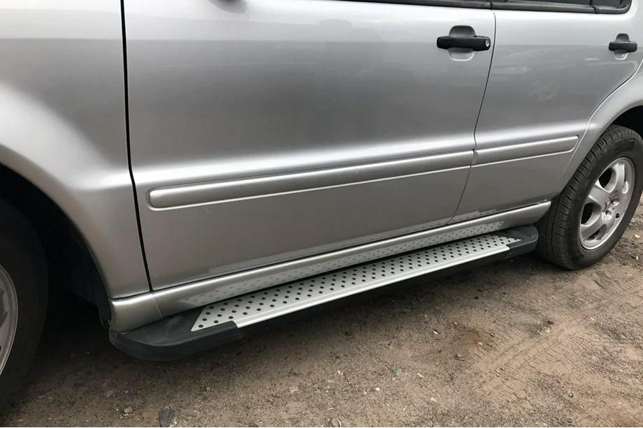 Mercedes ML W163 1997-2005 Trittbretter Allmond Grey (2 Stk., Aluminium) Foto 6