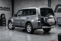 Mitsubishi Pajero Wagon IV 2006-2021 Trittbretter Maydos V1 (2 Stk., Aluminium & Edelstahl) Foto 1