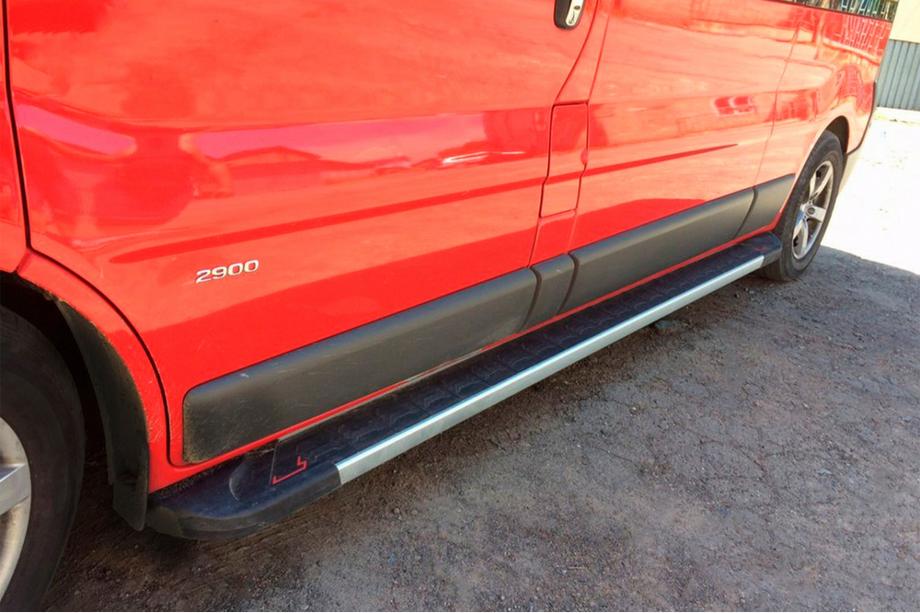 Renault Trafic 2001–2015 Seitenschweller RedLine V1 (2 Stk., Aluminium) Image