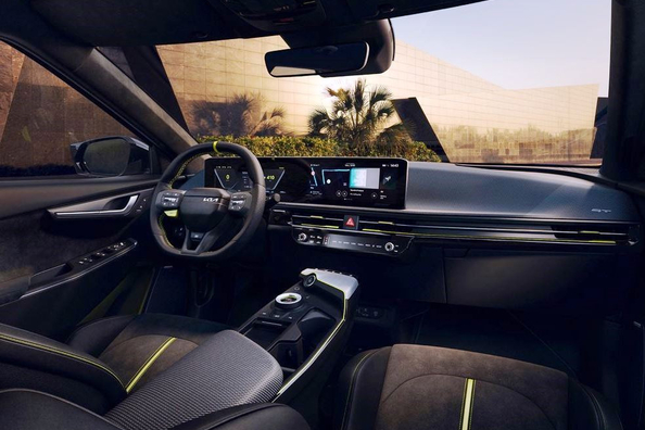 Überblick über das überarbeitete Elektro-Crossover Kia EV6 GT 2025 Foto 5
