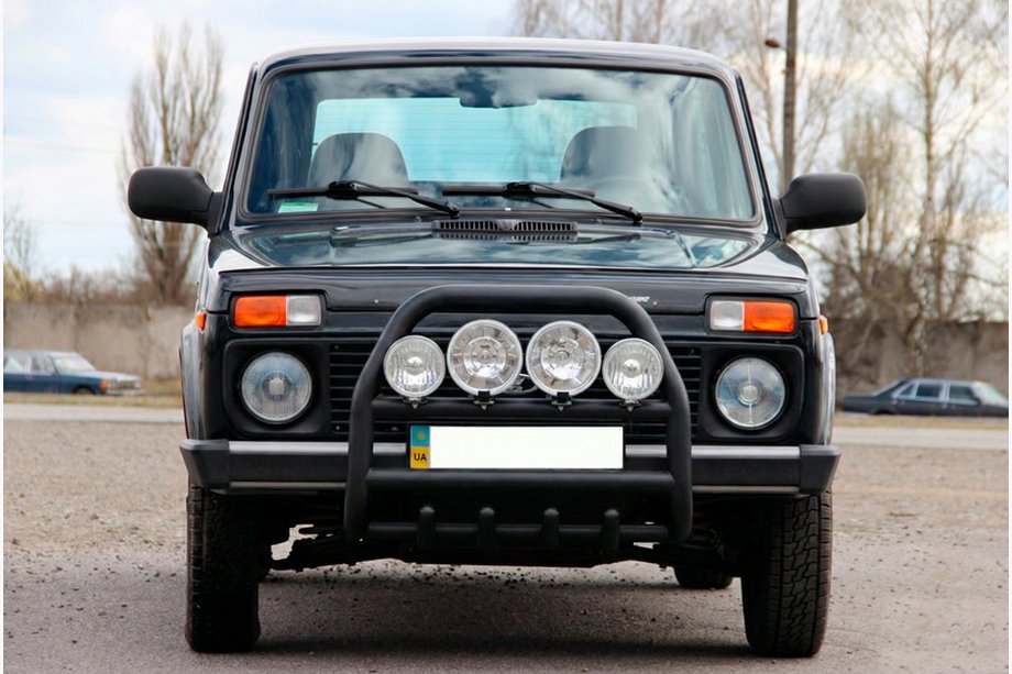 Lada Niva und Urban 1977- Frontbügel QT007 Schwarz (Edelstahl) Foto 1