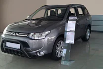 Mitsubishi Outlander 2012-2021 Frontbügel WT002 Schwarz (Edelstahl) Foto 3