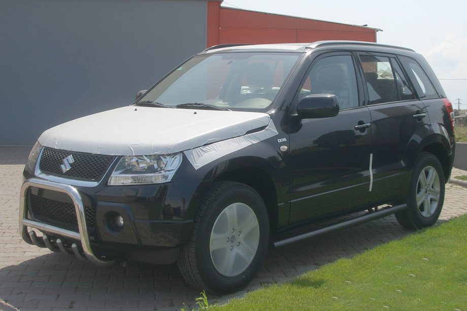 Suzuki Grand Vitara 2005-2017 Seitliche Trittrohre Black (2 Stk., Edelstahl) Foto 2