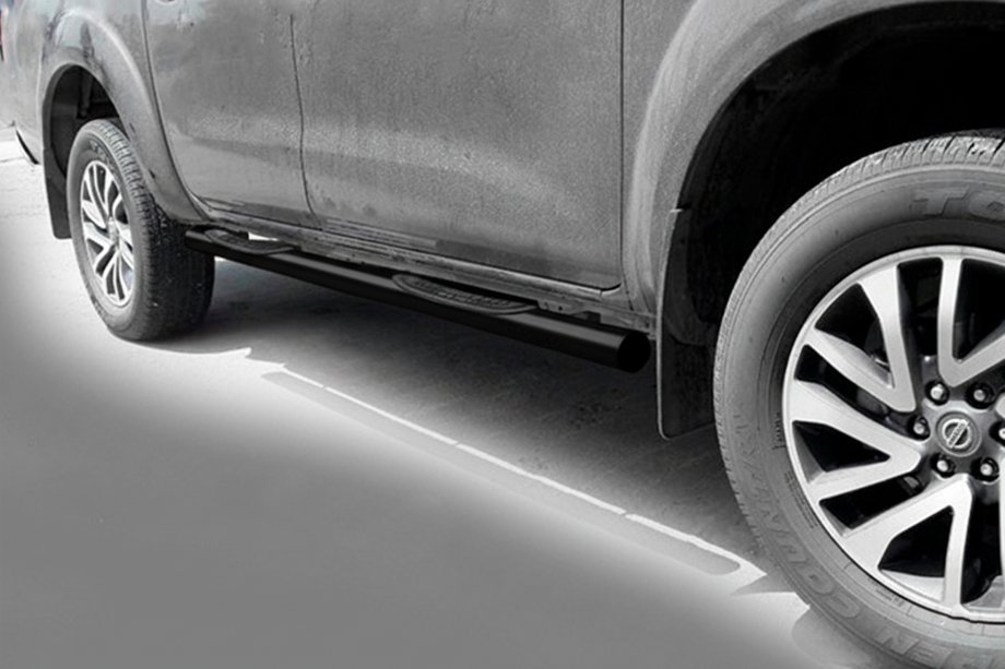 Nissan Navara/NP300 2016- Seitliche Trittrohre Black (2 Stk., Edelstahl) Image