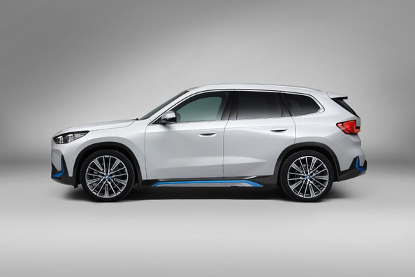 BMW iX1 (U11) im Test: Kompakter Premium-Elektro-SUV Foto 3