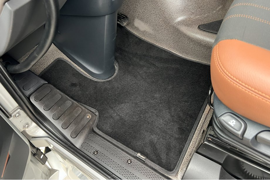 DAF XF106 2013-2017 Textil Fußmatten Deluxe (Schwarz) Foto 1
