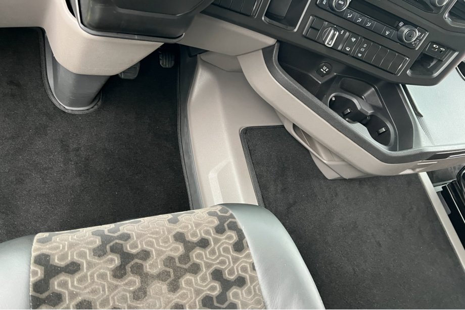 Scania R-Serie 2016– Textil Fußmatten Deluxe (Schwarz) Foto 2