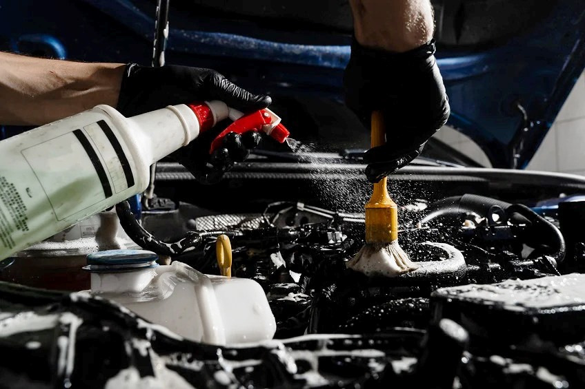 Warum den Motor reinigen und wie oft sollte man es tun?