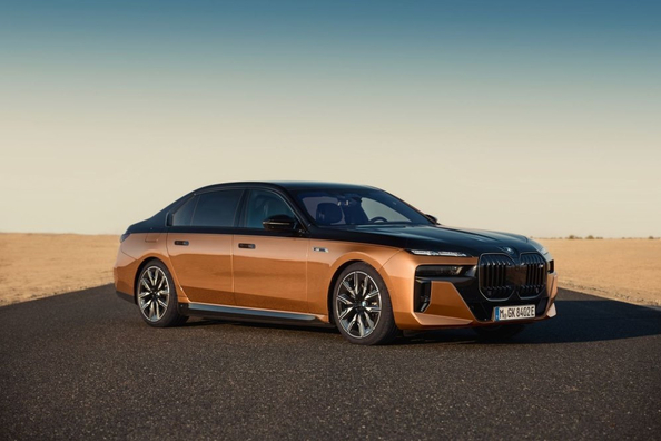BMW i7 M70 (G70) Test: Elektrische Luxuslimousine mit M-Charakter Foto 1