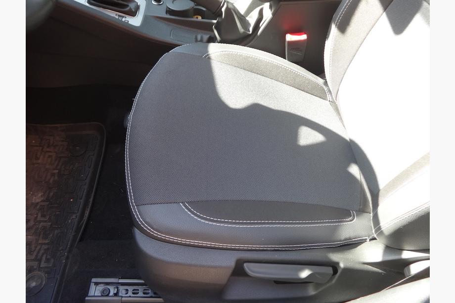 Skoda Octavia III A7 2013-2019 Autositzbezüge (Kunstleder↗Stoff, Premium) Foto 22