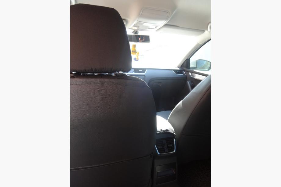 Skoda Octavia III A7 2013-2019 Autositzbezüge (Kunstleder↗Stoff, Premium) Foto 32