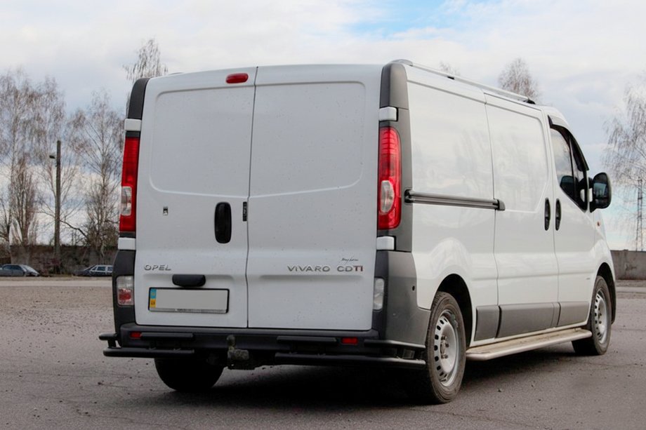 Renault Trafic 2001–2015 Heckschutz AK003-Plus-2 Schwarz (Edelstahl) Image