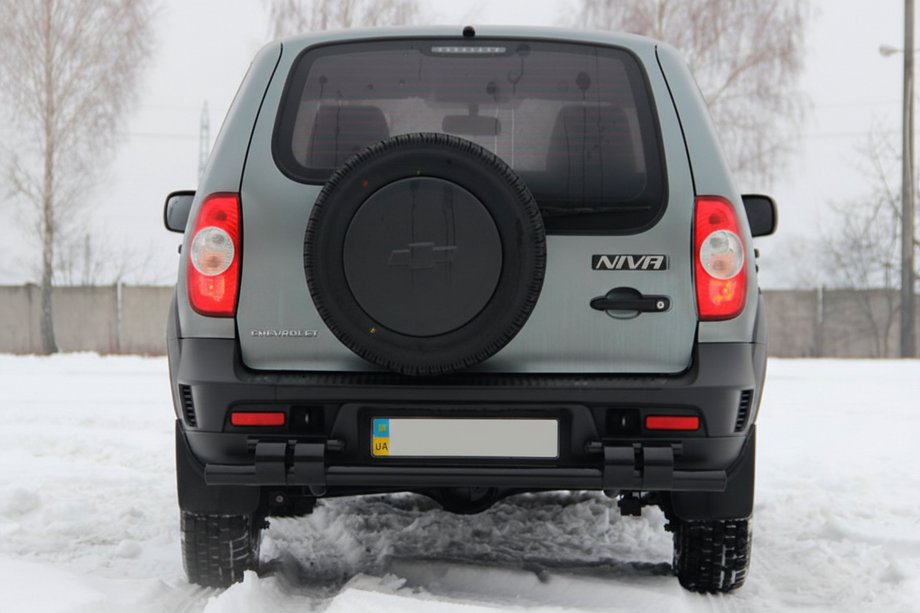 Chevrolet Niva 1998-2020 Heckbügel AK015 Schwarz (Edelstahl) Foto 2
