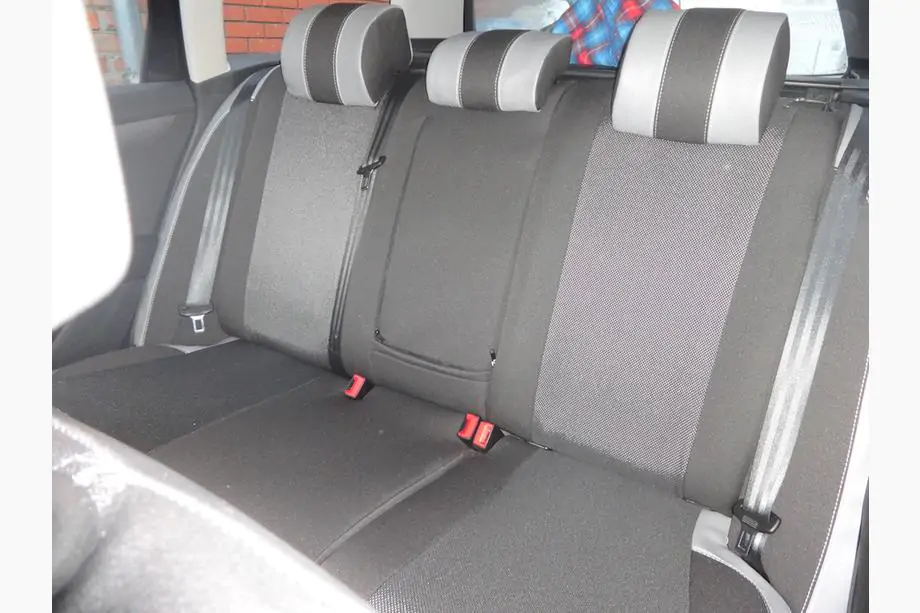 Volkswagen Passat B7 2012-2015 Autositzbezüge (Kunstleder↗Stoff, Premium) Foto 3
