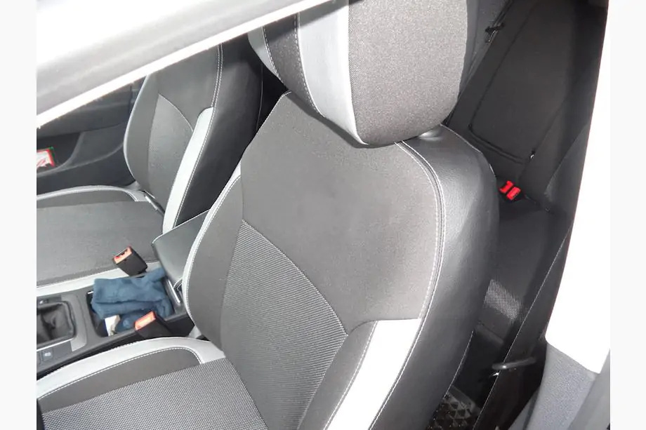 Volkswagen Passat B7 2012-2015 Autositzbezüge (Kunstleder↗Stoff, Premium) Foto 7