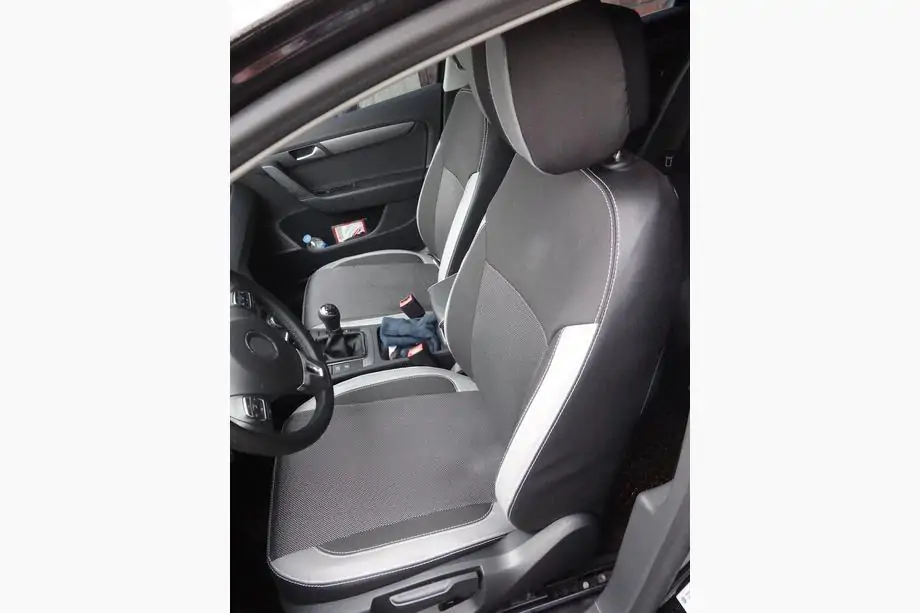 Volkswagen Passat B7 2012-2015 Autositzbezüge (Kunstleder↗Stoff, Premium) Foto 8
