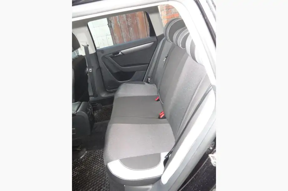 Volkswagen Passat B7 2012-2015 Autositzbezüge (Kunstleder↗Stoff, Premium) Foto 16