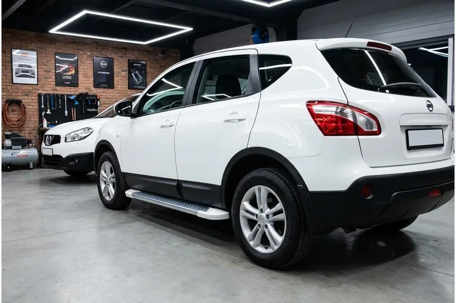 Nissan Qashqai 2007-2010 Seitenschweller Allmond White (2 Stk., Aluminium) Image