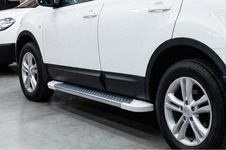 Nissan Qashqai 2014-2021 Seitenschweller Allmond White (2 Stk., Aluminium) Foto 1