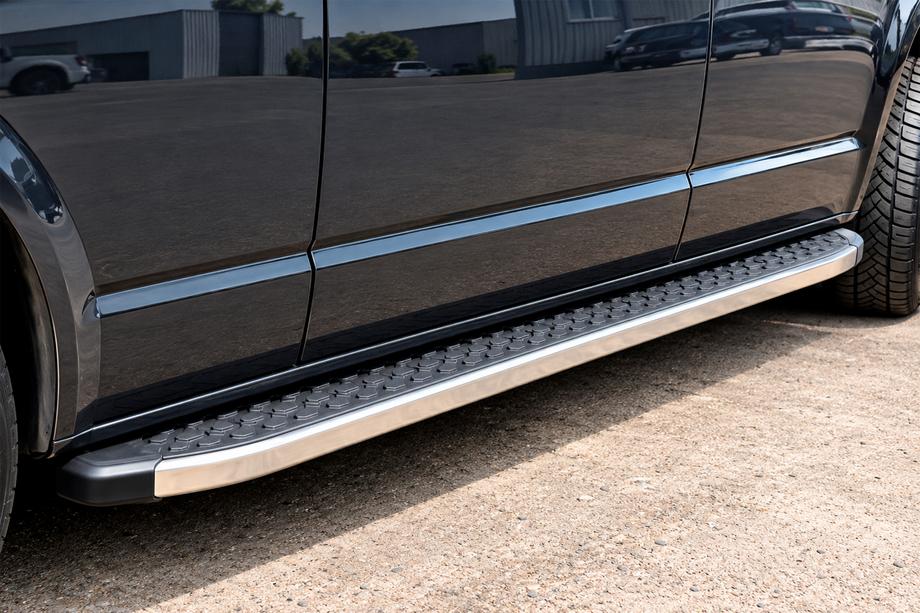 Volkswagen T5 Multivan 2003–2010 Trittbretter BlackLine (2 Stk, Aluminium) Kurzer Radstand Image