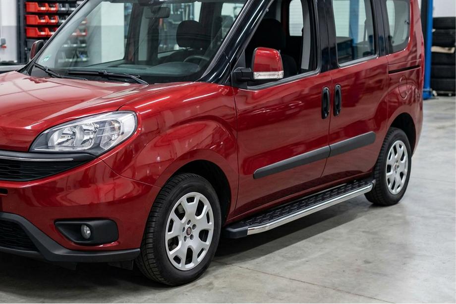 Fiat Doblo II 2010-2022 Trittbretter BlackLine (2 Stk, Aluminium) Image