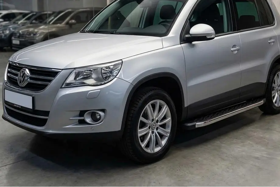 Volkswagen Tiguan 2007-2016 Trittbretter BlackLine (2 Stk, Aluminium) Image