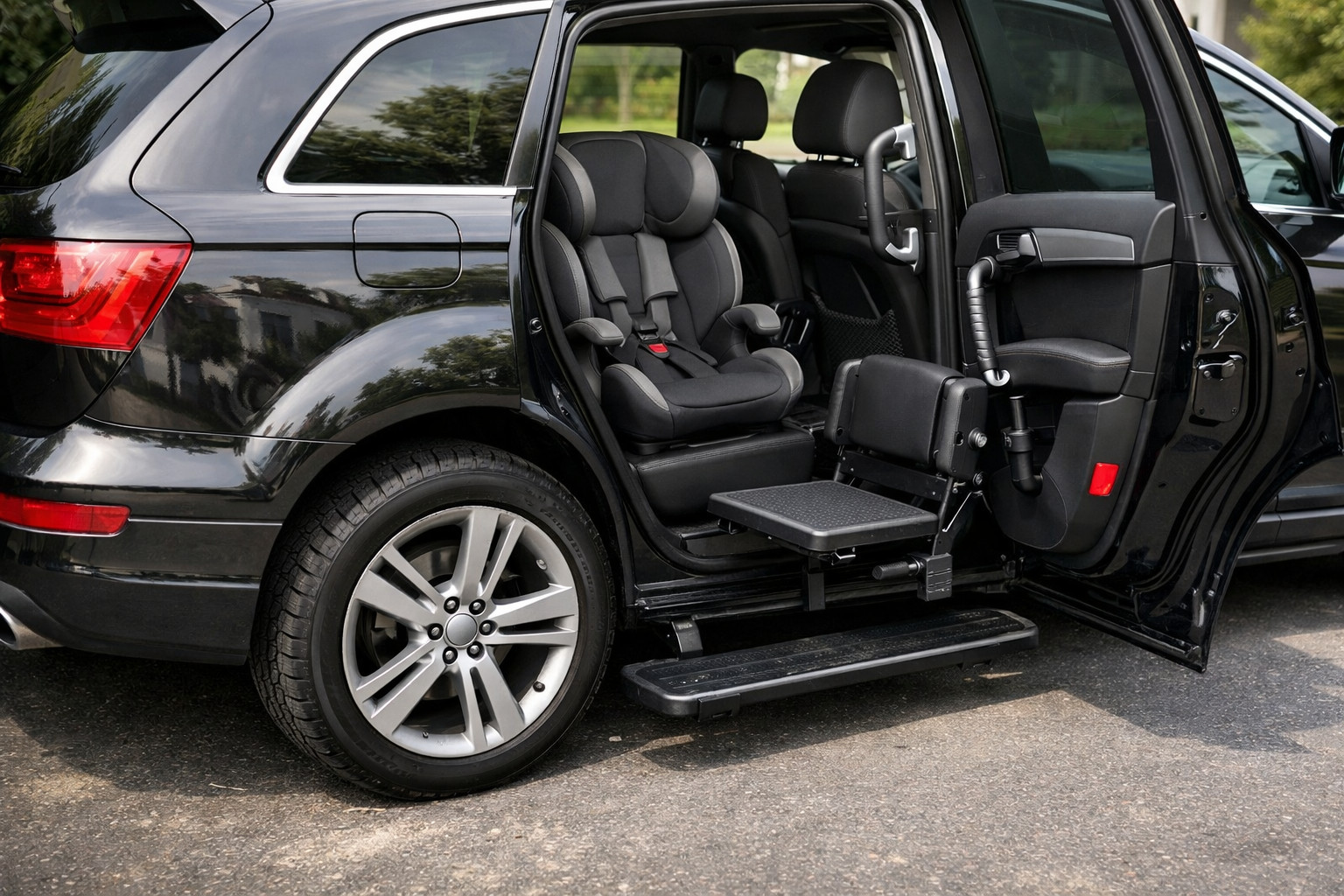 Was für Audi Q7 2005-2015 für bequemes Einsteigen für Kinder und ältere Passagiere