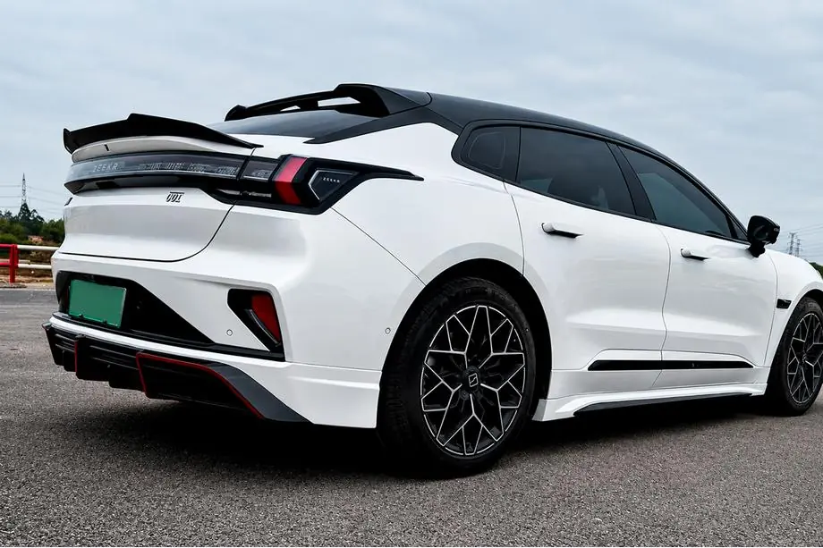 Zeekr 001 2021- Spoiler V3 (2024+, Carbon) Foto 1