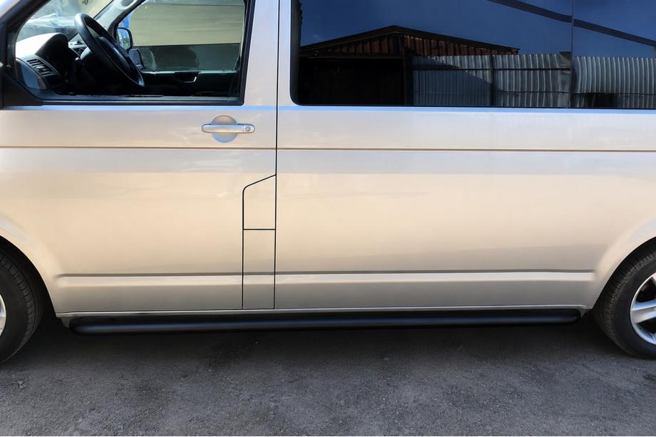 Volkswagen T5 Multivan 2003–2010 Seitliche Trittbretter Premium Black (2 Stk., Edelstahl) Foto 1