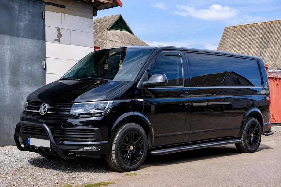 Volkswagen T5 Multivan 2003–2010 Seitliche Trittbretter Premium Black (2 Stk., Edelstahl) Foto 4