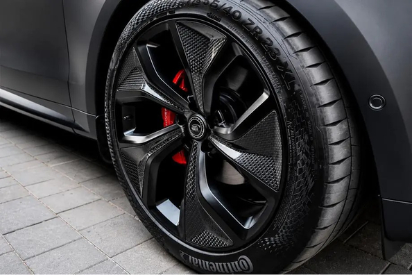 Range Rover Sport 2025 Update: Montage stylischer Alufelgen Foto 5
