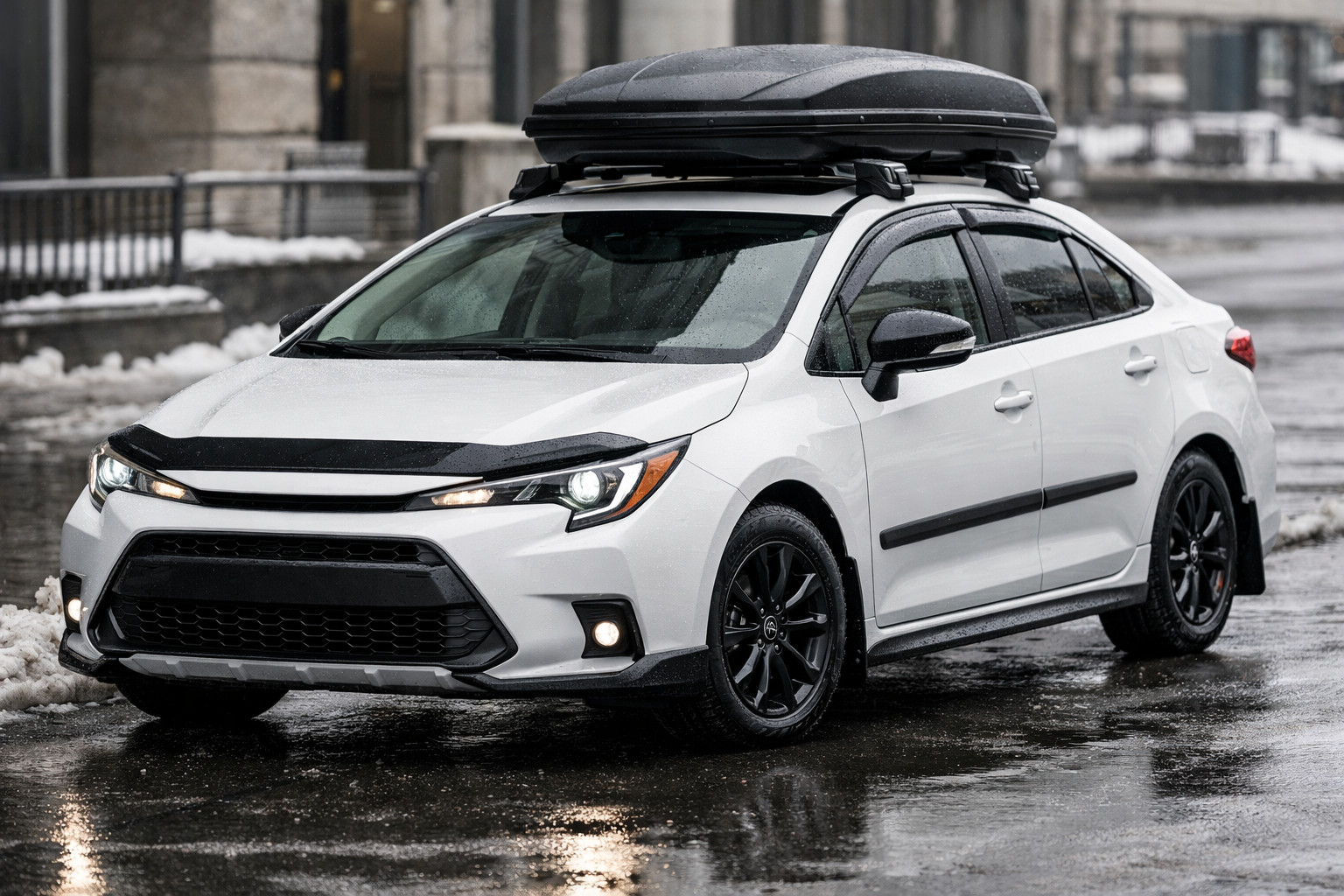 Was man an Toyota Corolla 2019+ für Stadtfahrten bei Regen und Matsch montiert