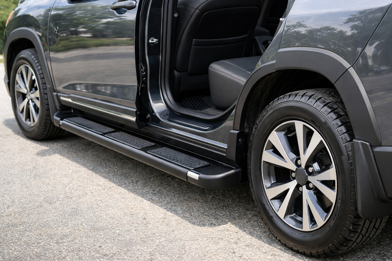 Trittbretter für hohe SUVs: leichter einsteigen, Schweller sauber