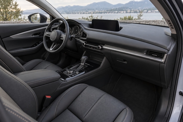 Mazda CX-30 2027: що змінилось — нова спортивна комплектація, кольори й мультимедіа