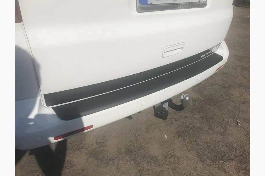 Volkswagen T5 Multivan 2003–2010 Heckstoßstangenschutz mit Kante (ABS-Kunststoff) Matt Foto 4