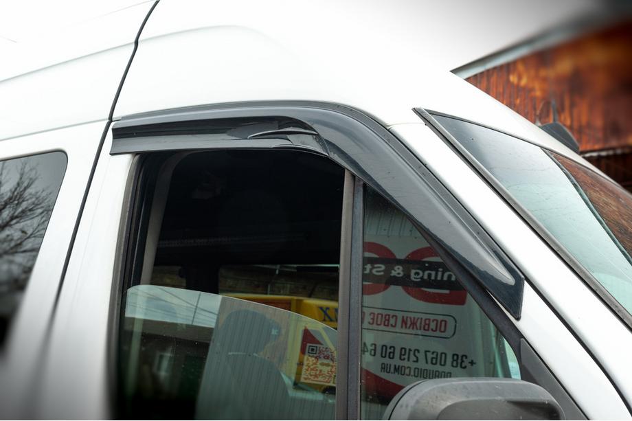 Mercedes Sprinter W906 2006–2018 Klebende Windabweiser (2 Stk, Sunplex Sport) Foto 5