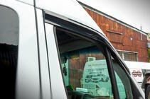 Volkswagen Crafter 2006-2016 Windabweiser (2 Stk., Sunplex Sport) Foto 8