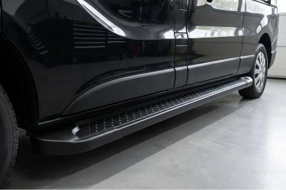 Opel Vivaro 2015-2019 Trittbretter Allmond Black (2 Stk., Aluminium) Image