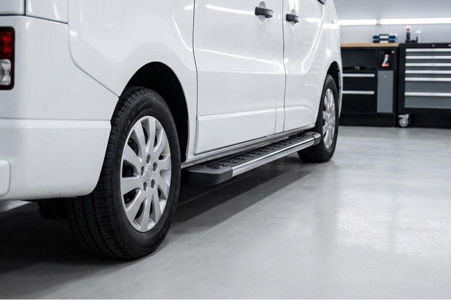 Renault Trafic 2015- Seitenschweller RedLine V1 (2 Stk., Aluminium) Image