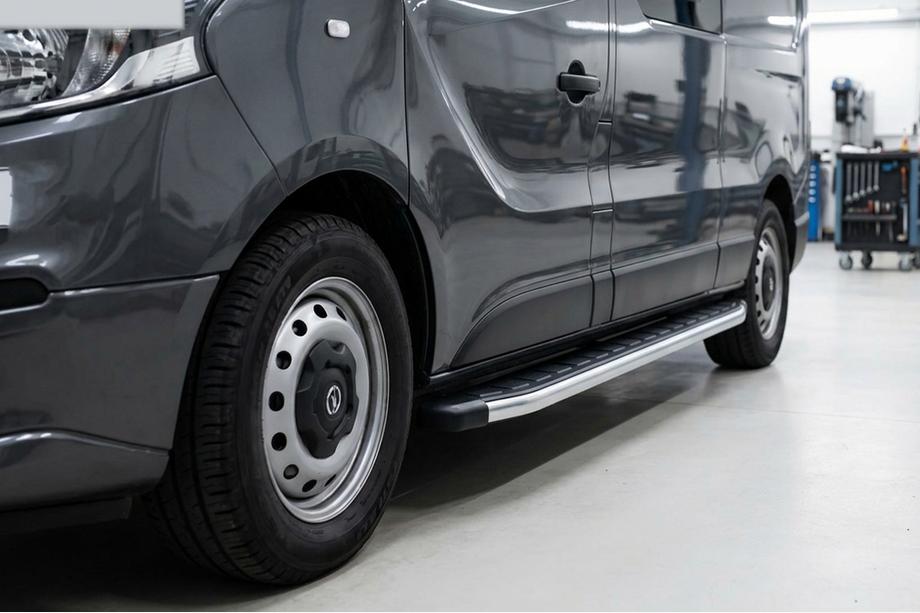 Renault Trafic 2015- Seitenschweller Fullmond (2 Stk., Aluminium) Image